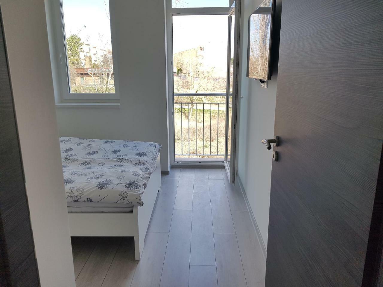 Lakefive Apartments Balatonfuered Ngoại thất bức ảnh
