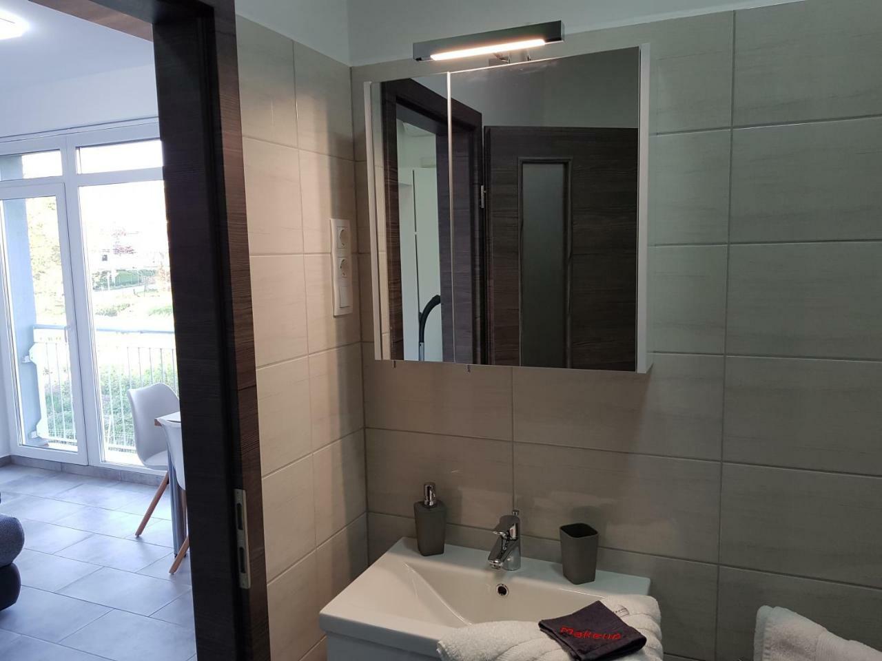 Lakefive Apartments Balatonfuered Ngoại thất bức ảnh