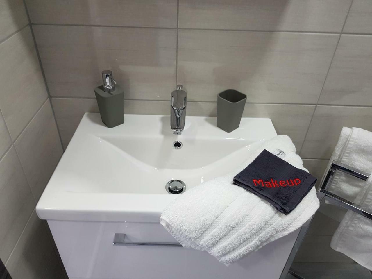 Lakefive Apartments Balatonfuered Ngoại thất bức ảnh