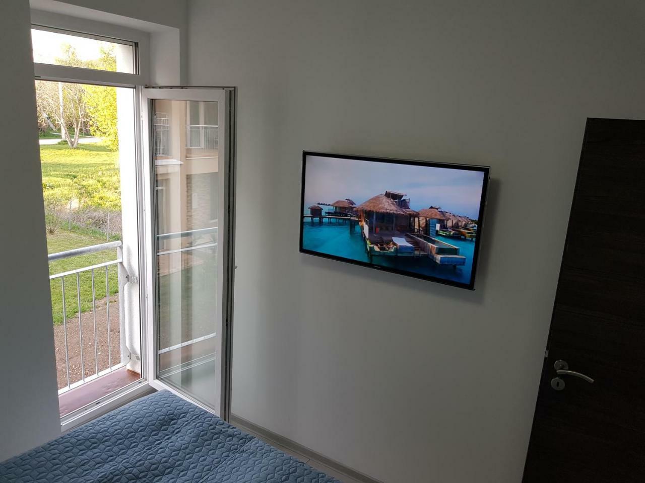 Lakefive Apartments Balatonfuered Ngoại thất bức ảnh