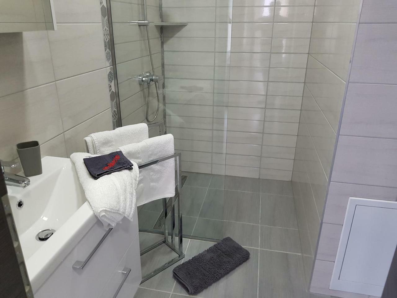 Lakefive Apartments Balatonfuered Ngoại thất bức ảnh