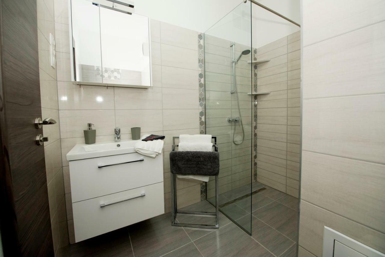Lakefive Apartments Balatonfuered Ngoại thất bức ảnh